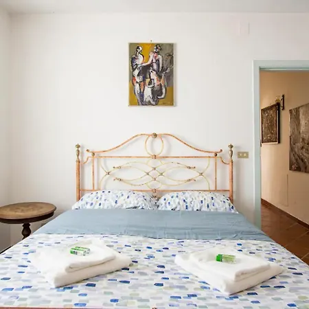 Apartment Domus Artis - House
