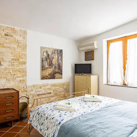 Apartment Domus Artis - House *